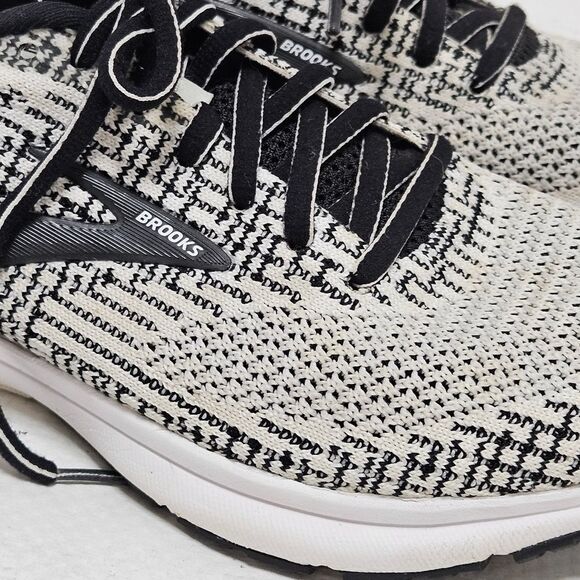 Brooks Revel 3 Low Top Running Shoes Sneakers White Black Women's Sz 8.5 M (B) - Picture 9 of 10